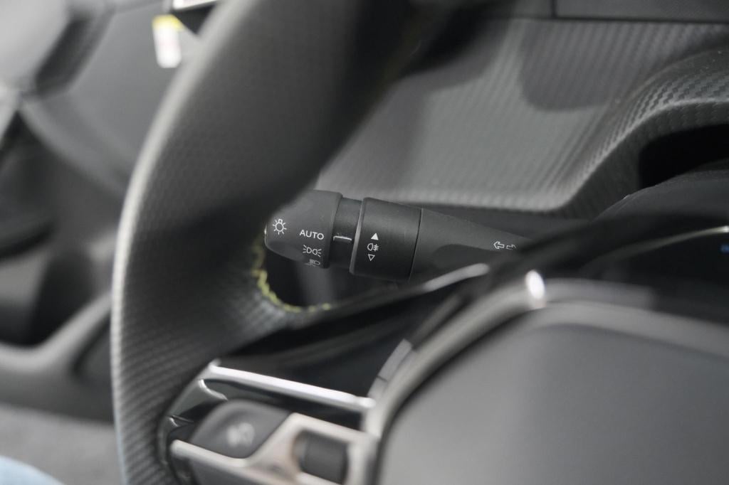 Peugeot 208 puretech 100 gt | camera | navigatie | apple carplay | parkeers