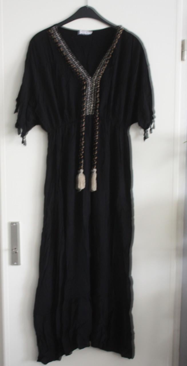 Zwarte lange jurk maat 2