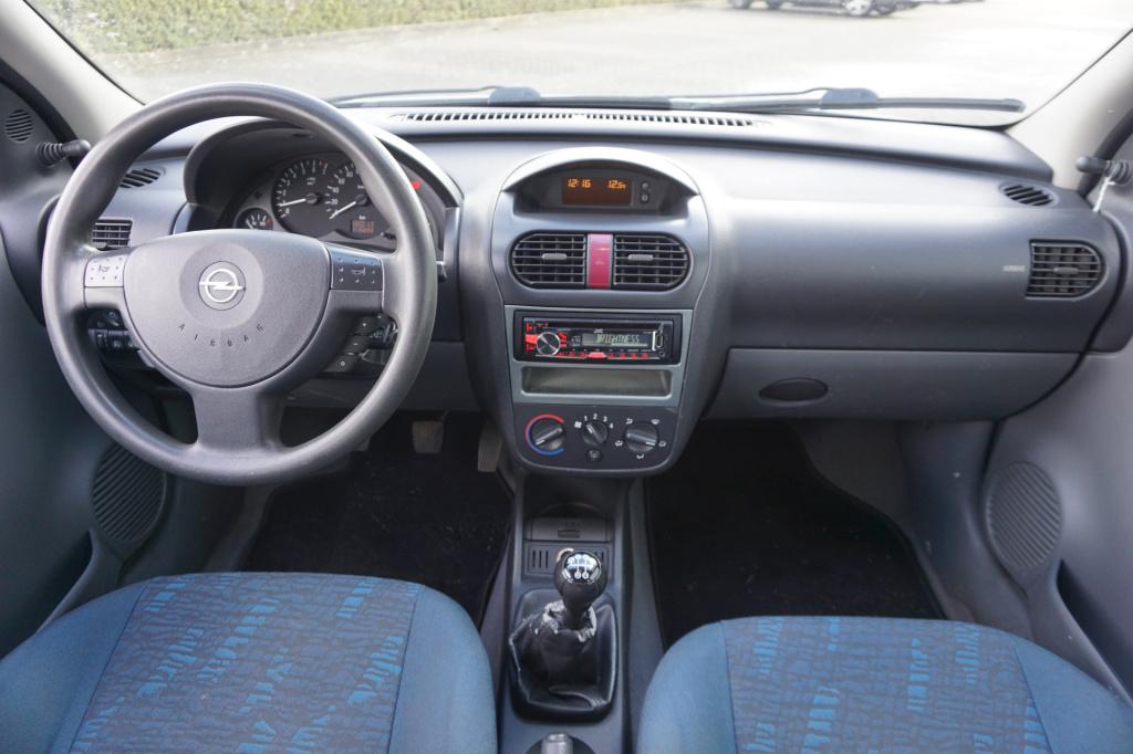 Opel Corsa 1.4-16v comfort elektr. ramen / trekhaak / apk t/m 18-03-2027
