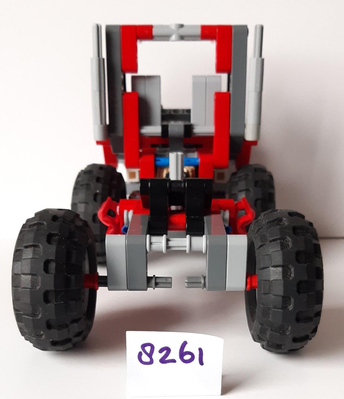 Lego Technic 8261: Rally Truck = Vrachtwagen-Truck