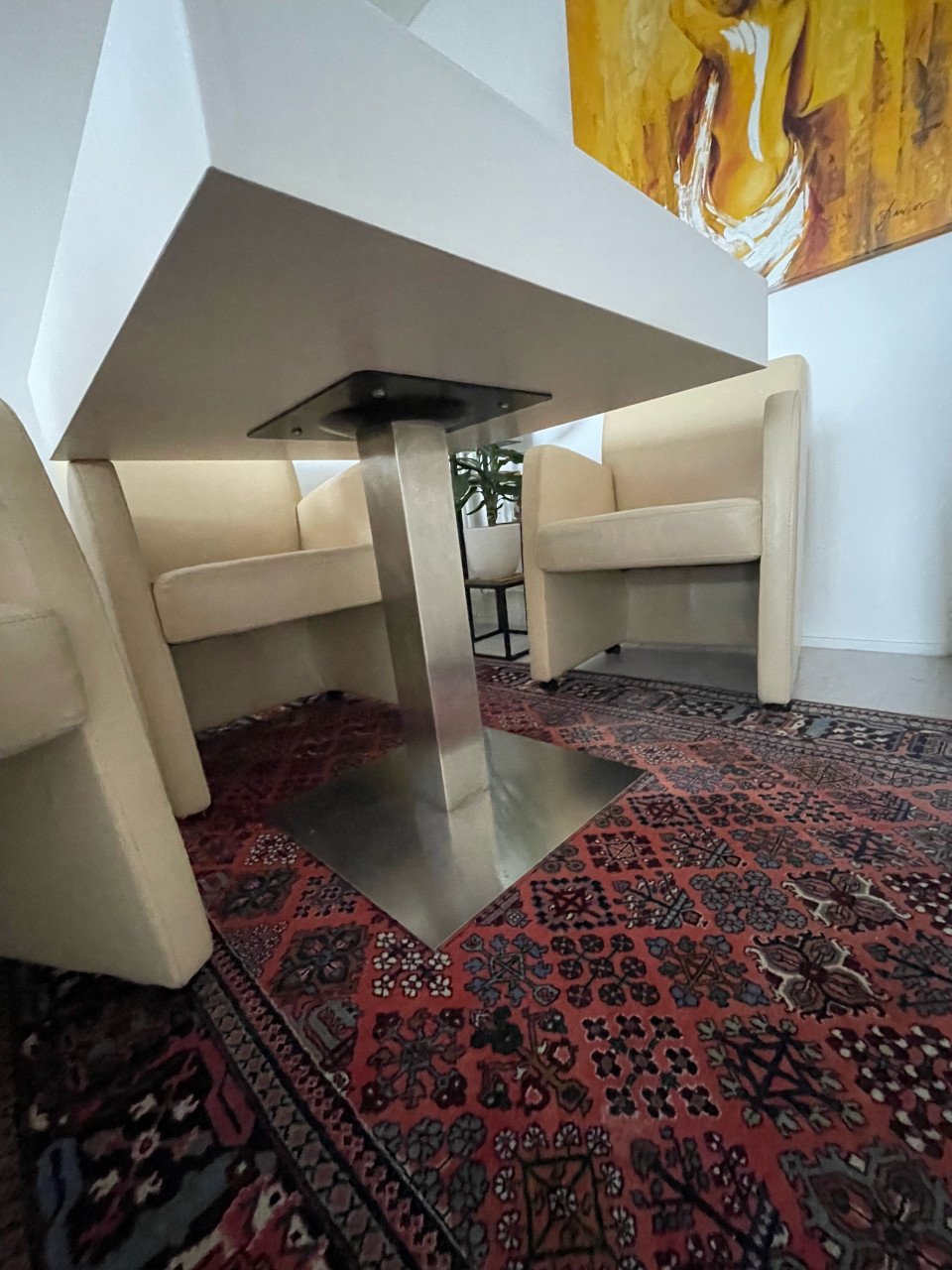 Eettafel en stoelen