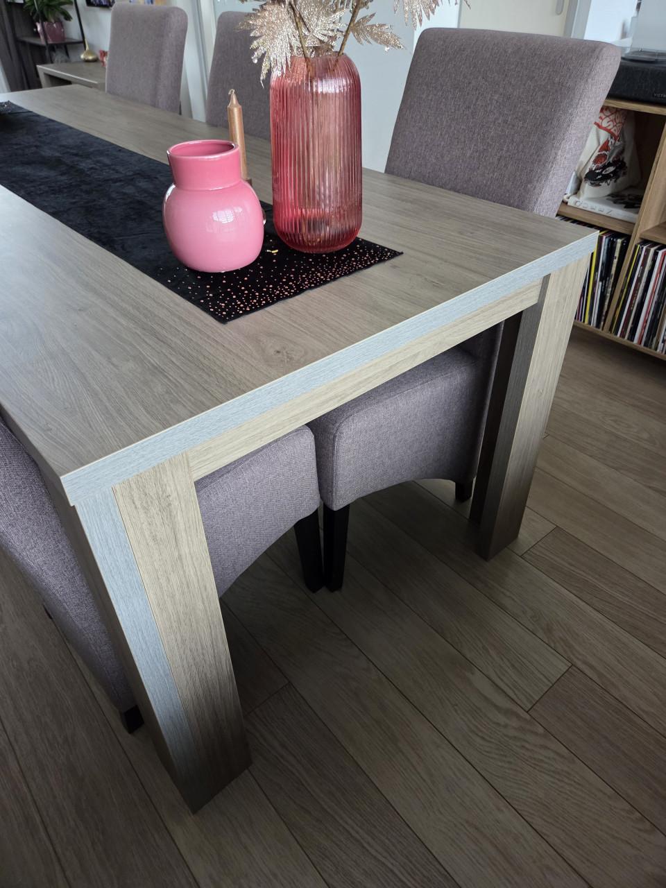 Eettafel + 6 stoelen