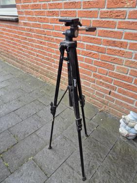 Camera tripod
