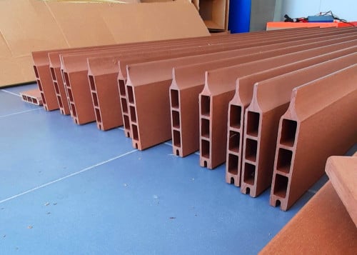 Houtcomposiet stapelplanken - Voor één schutting van 180x180 - NIEUW