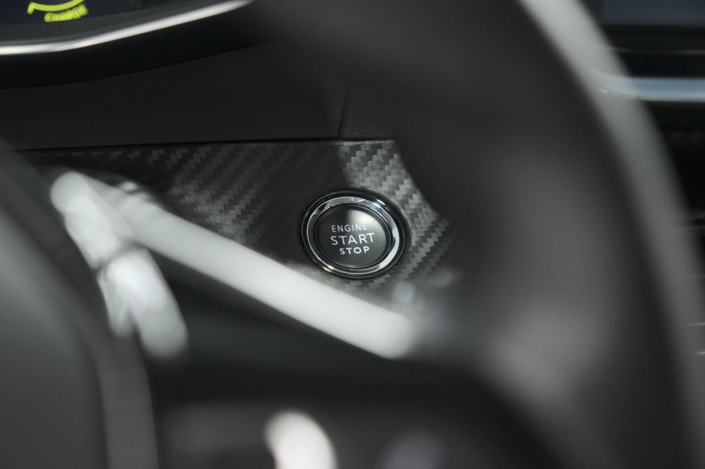Peugeot E-2008 ev allure 50 kwh | camera | adaptieve cruise control | stoel