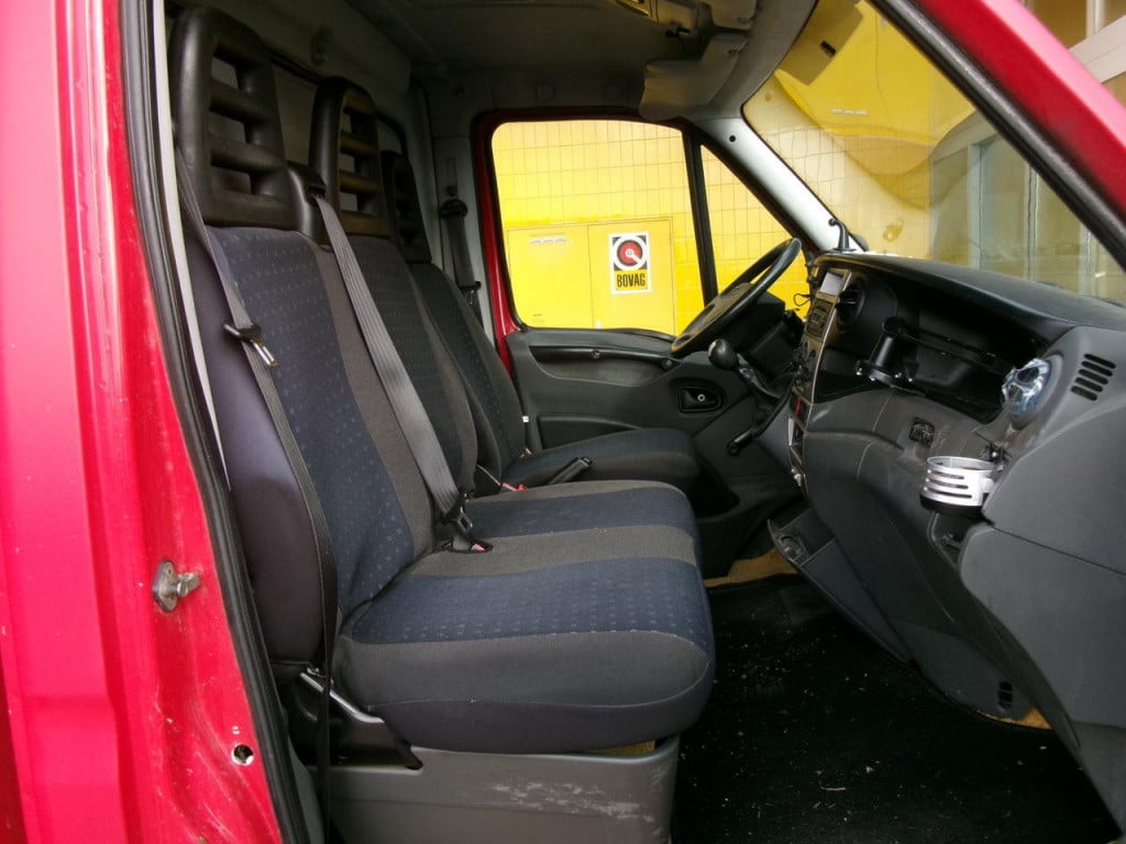 Iveco Daily (auto 02) 35c13 3-zits bakwagen + laadklep