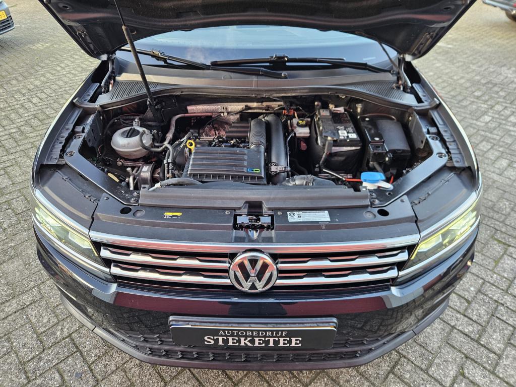 Volkswagen Tiguan 1.4 tsi act connected series | pano | acc
