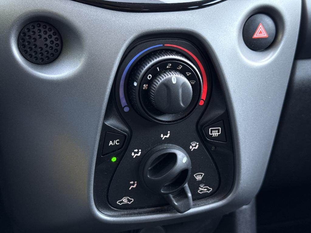 Toyota Aygo 1.0 vvt-i x-play | cruisec. | camera | airco | carplay | sportv