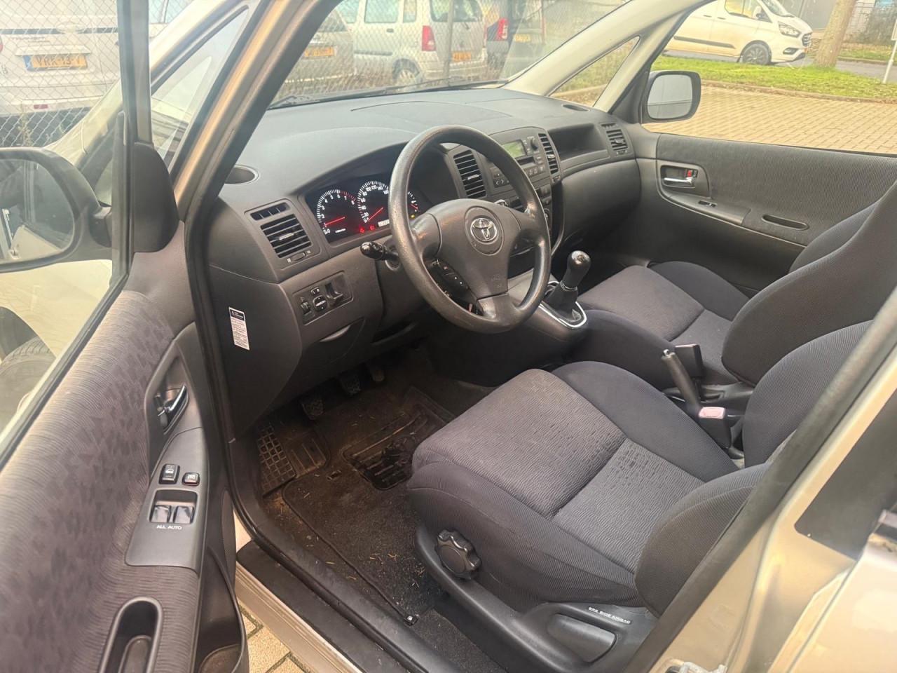 Toyota Corolla Verso 1.6 VVT-i Linea Luna