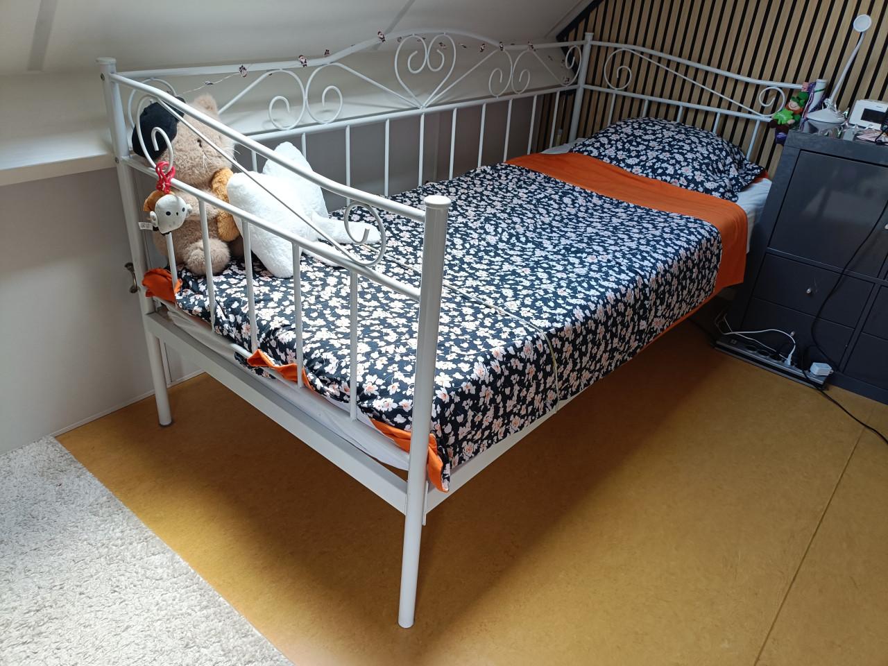 Metalen bed