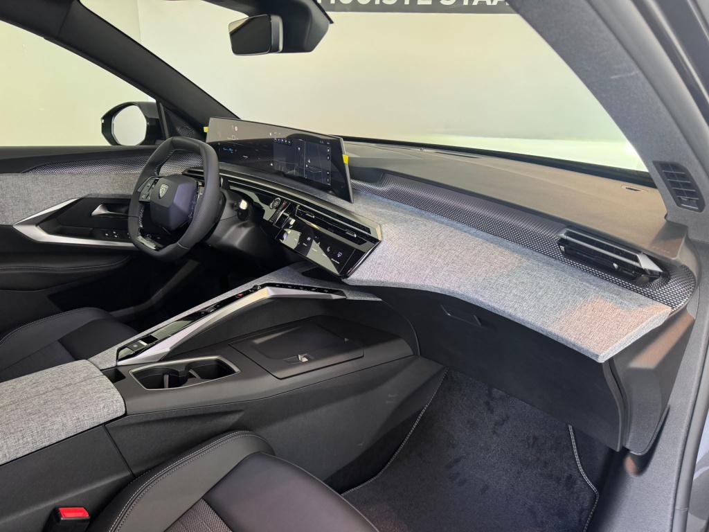 Peugeot E-3008 gt 73 kwh