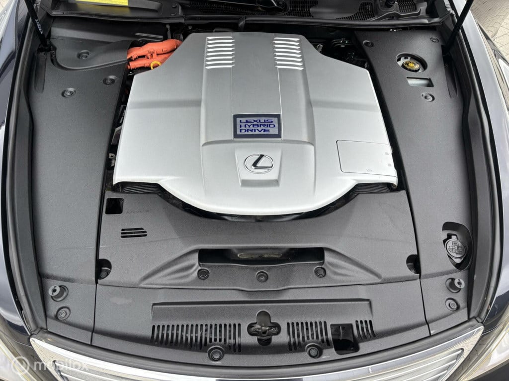 Lexus Ls 600h president hybride youngtimer