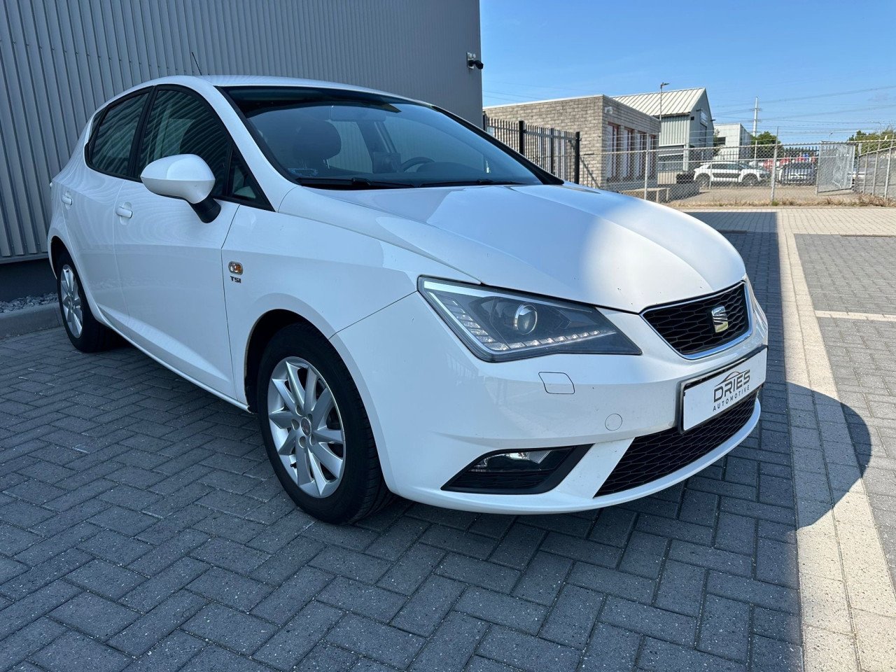 Seat Ibiza 1.2 TSI Style Xenon l Stoelverwarming l Navigatie