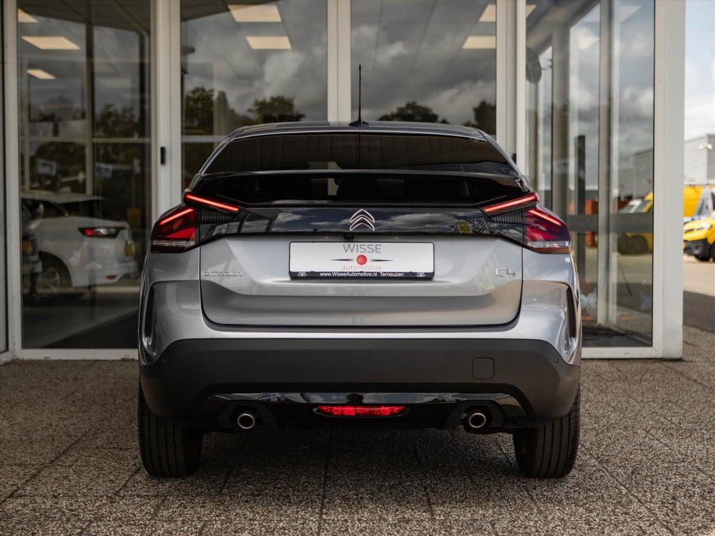 Citroen C4 1.2 puretech 130pk shine automaat | navigatie | hud | stoelverwa