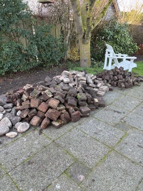 Betonklinkers vierkant 10 cm en 14cm (gebruikt) rood en okergeel