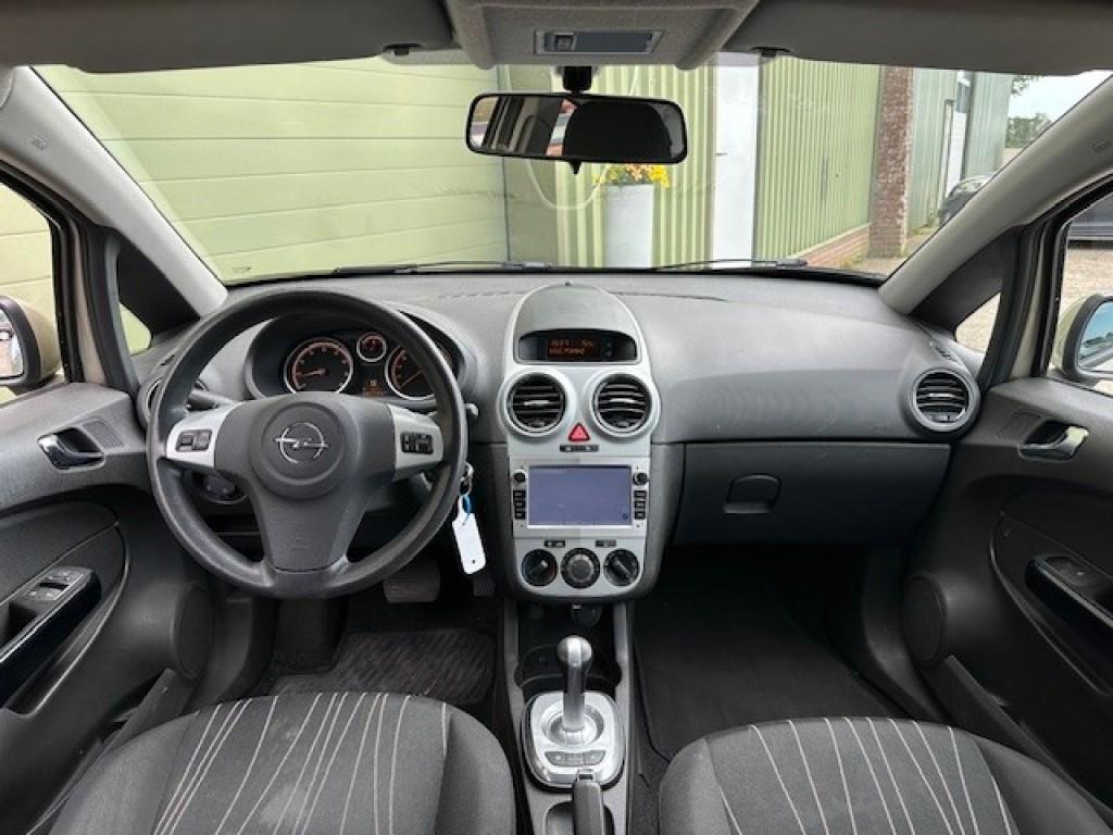Opel Corsa 1.2 16v edition automaat