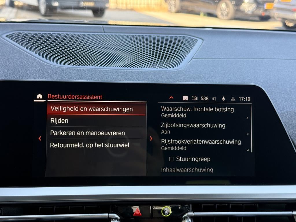 BMW 3-serie 330e m-sport | 360 | pano | leder | acc | stoelverwarming | app