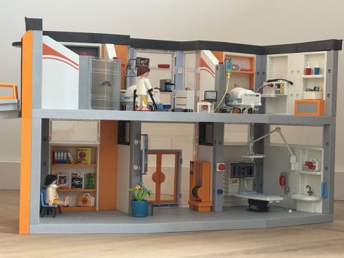 PLAYMOBIL City life 70190 - Groot ziekenhuis met inrichting