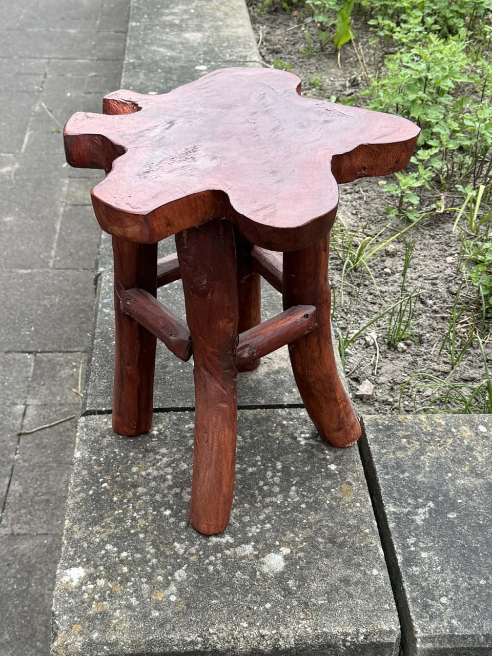 Kruk of bijzettafel Hout