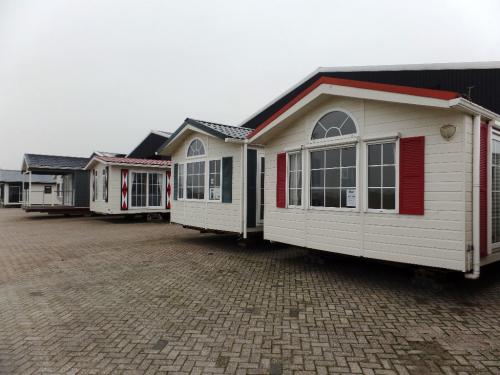Diverse modellen Arcabo chalets met 2 slaapkamers en dubbel glas voorradig