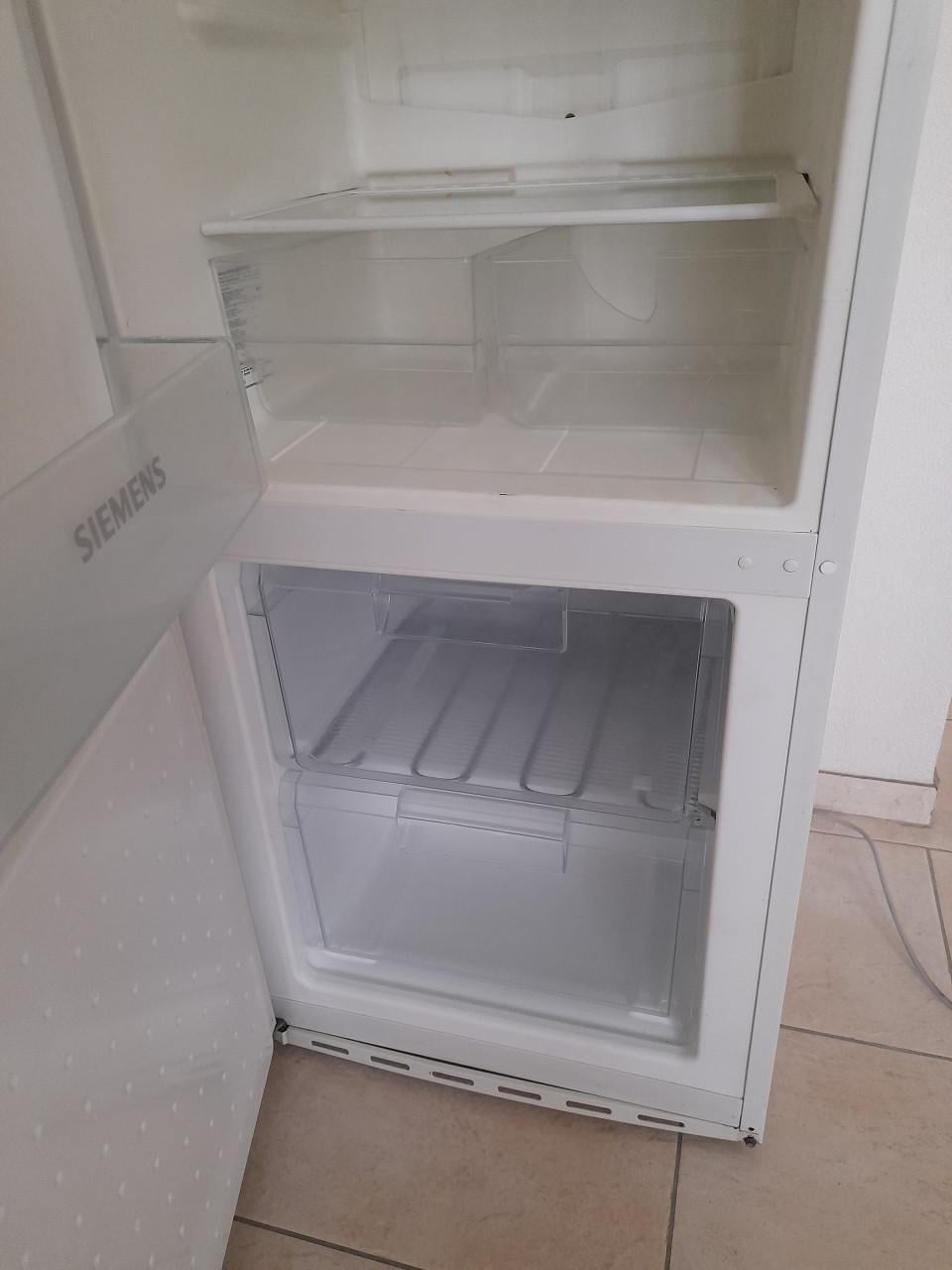 Siemens Koel-vries combinatie 60D x 55B x 155H (in goede staat)