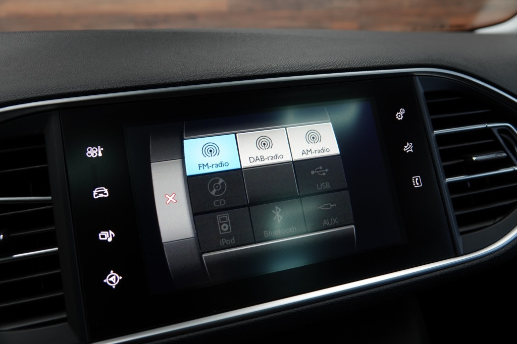 Peugeot 308 sw 1.2 puret | cruise | pdc | dab |