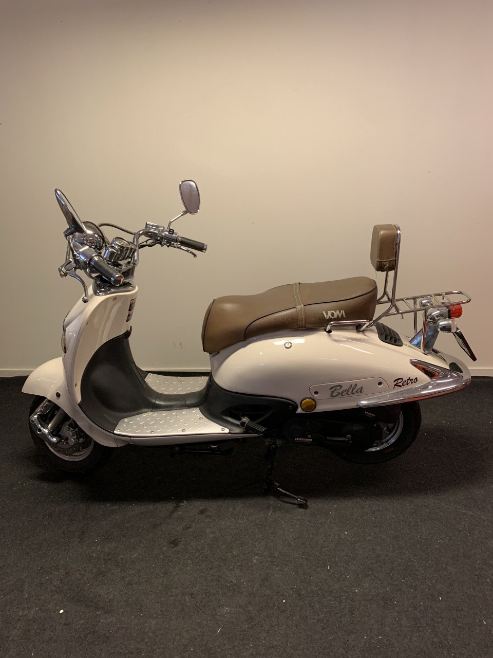 RETRO SCOOTER 25KM NU 495,= RIJKLAAR