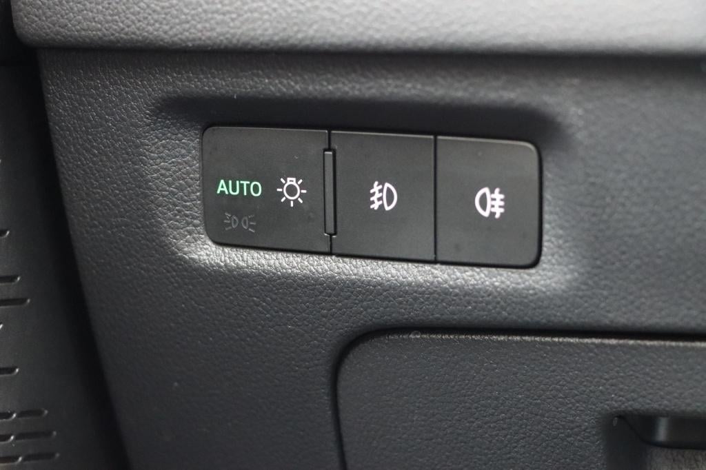 Skoda Octavia combi 1.4 tsi iv style 204pk dsg6 panorama dak | keyless | me