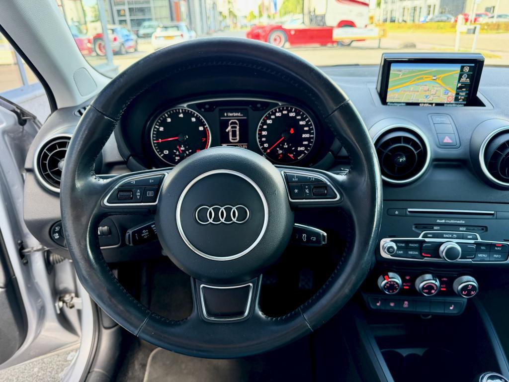 Audi A1 Sportback s-line navi ecc cruise 1.0 tfsi