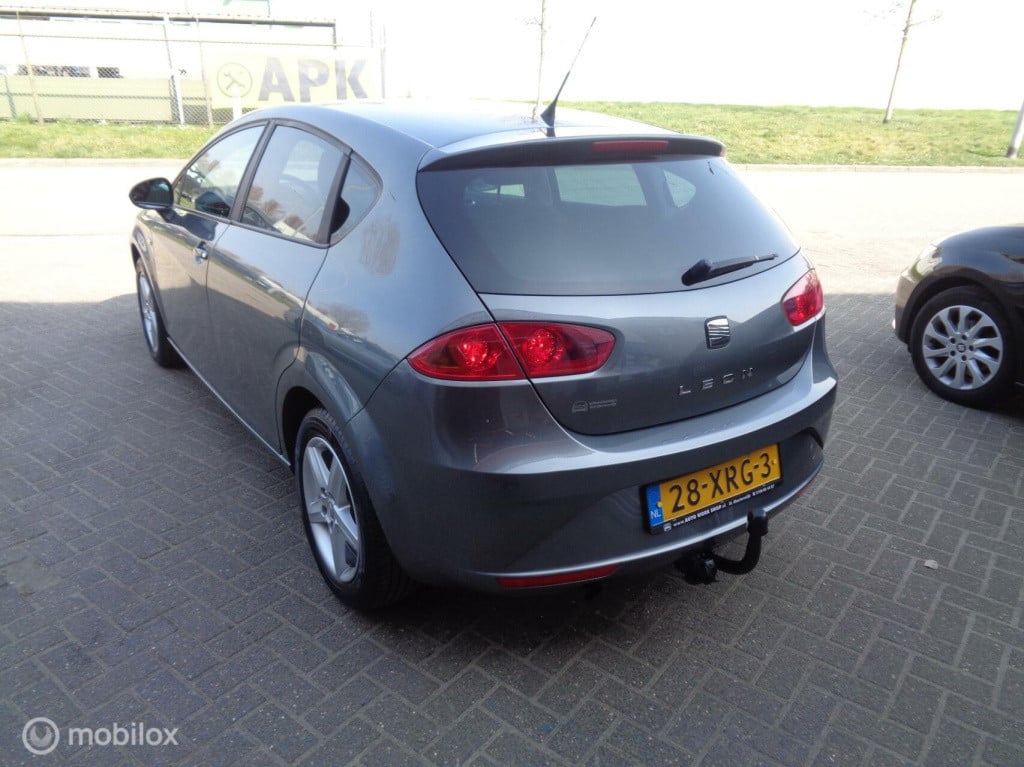 Seat Leon 1.2 tsi ecomotive copa/airco/lm velgen/trekhaak/nieuwe ketting!