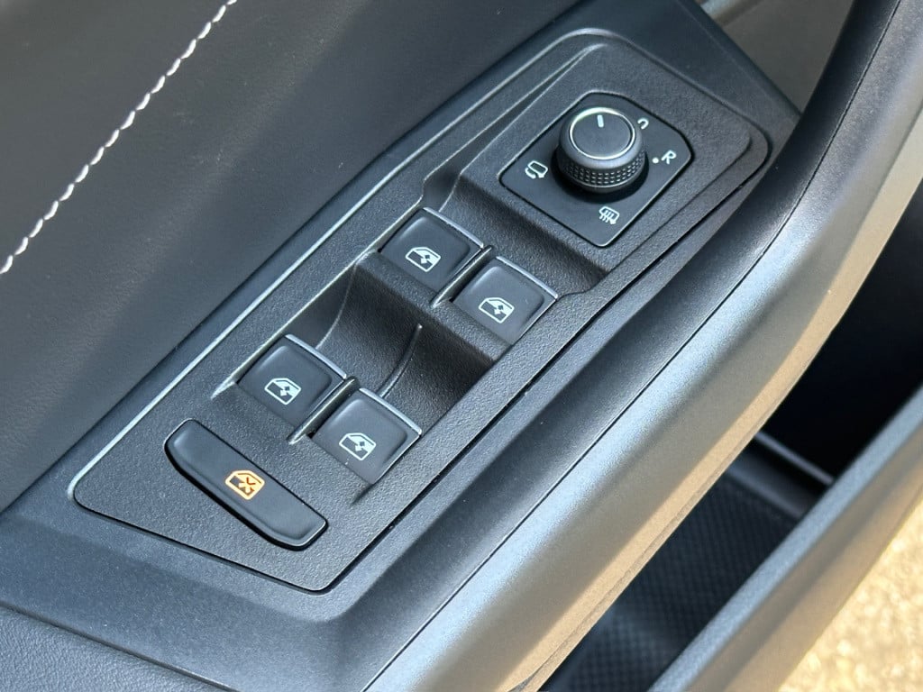 Volkswagen T-roc 1.5 tsi 150pk dsg style carplay | camera | keyless | elek.