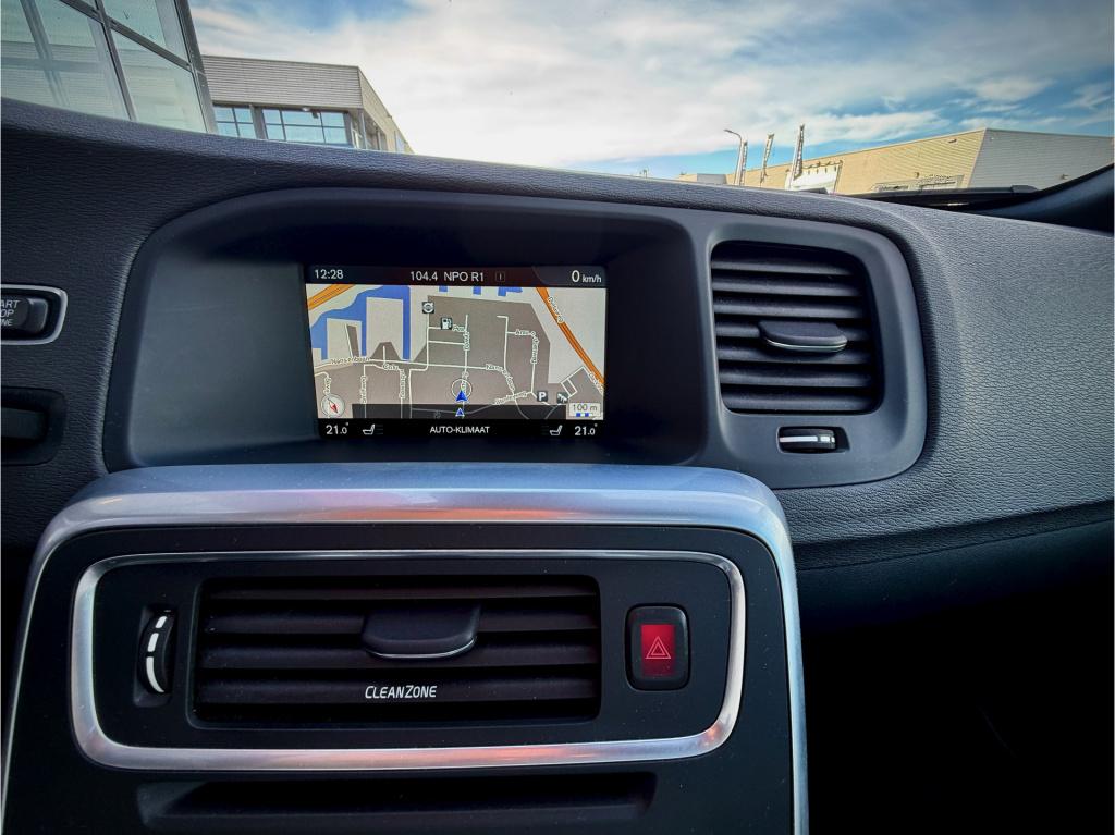 Volvo V60 cross country 2.0 t5 summum leder ecc dak