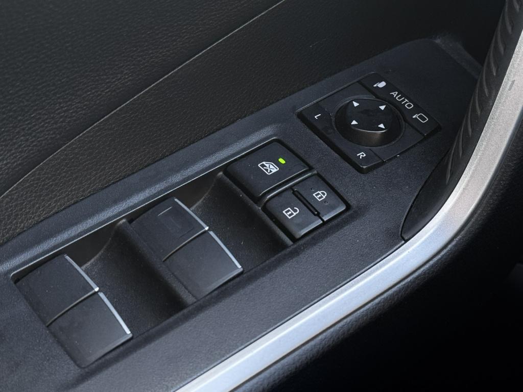 Toyota Rav4 2.5 hybrid style | navigatie | trekhaak | bi-tone |