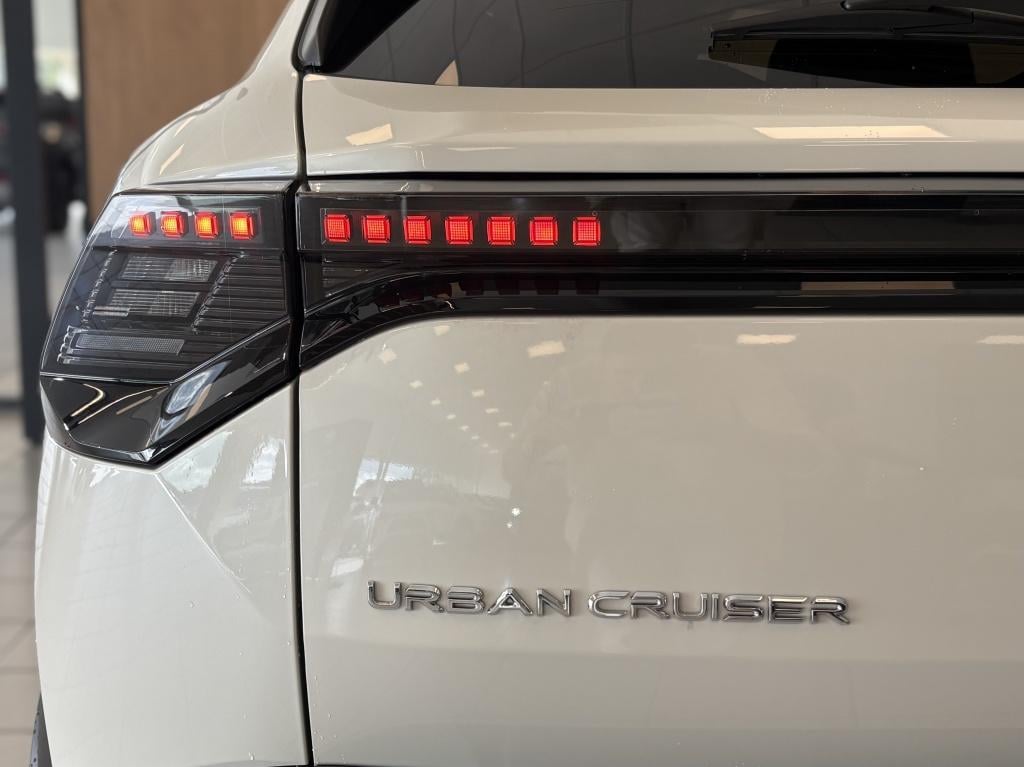 Toyota Urban Cruiser executive 61 kwh | panodak | jbl |