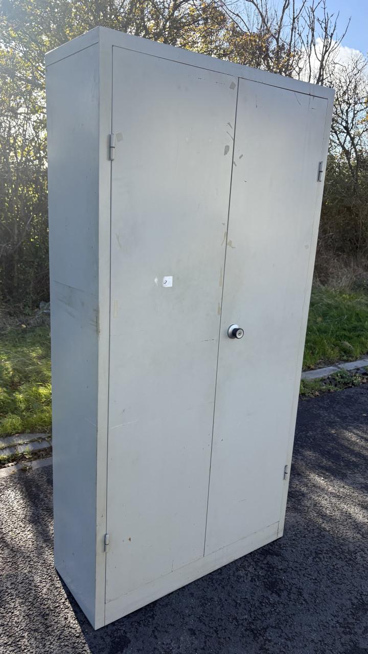 Stalen kast draaideurkast archiefkast