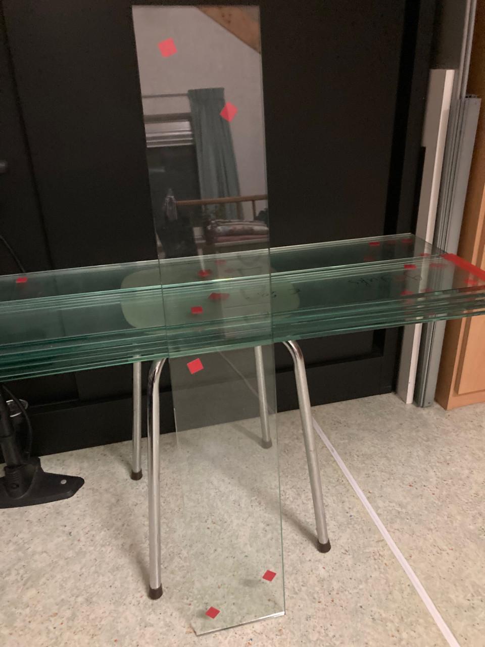 10 glazen legplanken 90cm breed en 15cm diep