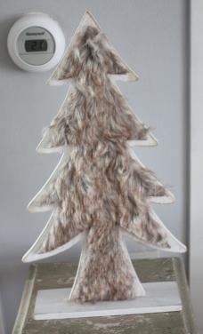 Houten kerstboom met nep bond