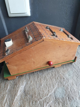 Vintage Reuge Zwitserse houten huisje Muziek / Sieraden doos....