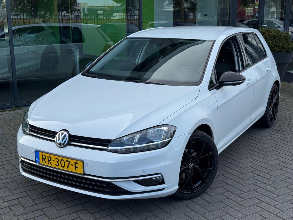 Volkswagen Golf 1.0 tsi * massage stoel * camera * carplay * stoelverwarmin