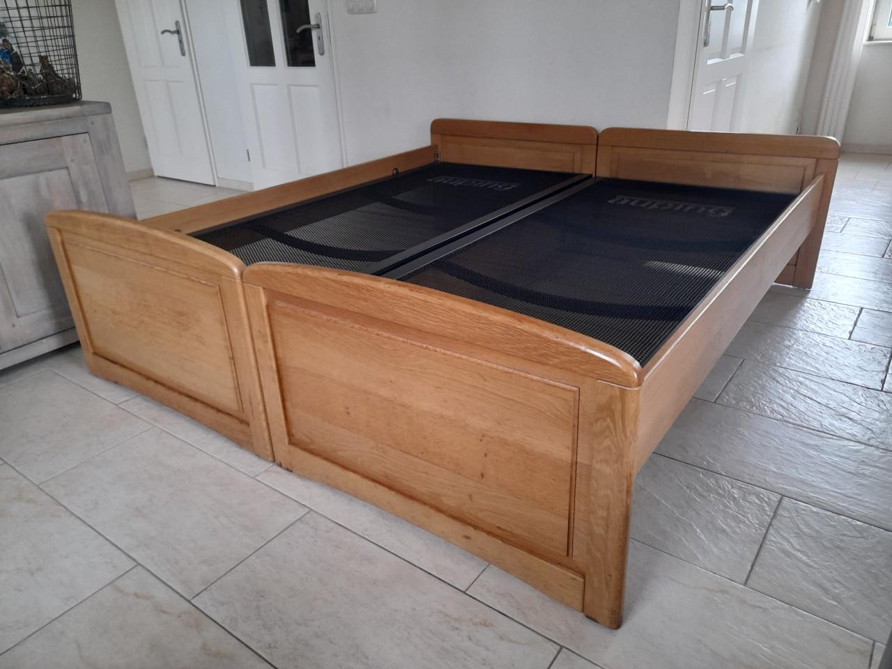 2 x 1 persoons bed 90 x 200 (maakt 2 p bed) met Auping spiralen ( i.g.st.)