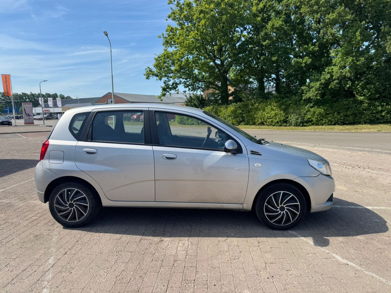 Chevrolet aveo bj 2011. 1950 euro