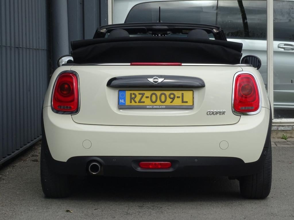 Mini Cooper Cabrio mini 1.5 pepper serious business