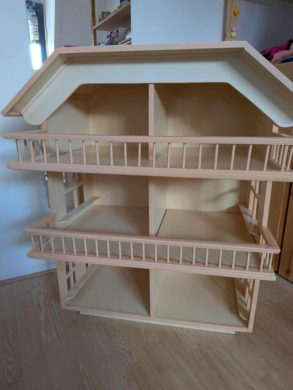 Prachtig handgemaakt poppenhuis