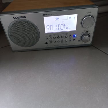 Sangean WR2 Radio - Zo Goed als Nieuw - Bieden vanaf 40 euro.