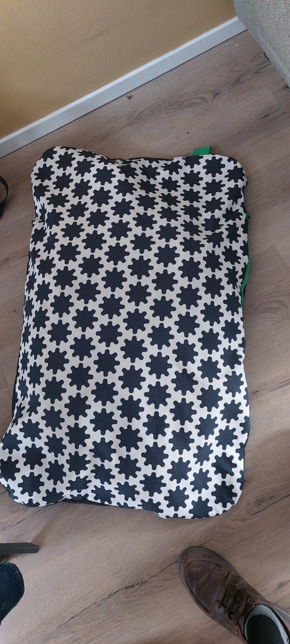 Kunststof hondenmand met matras