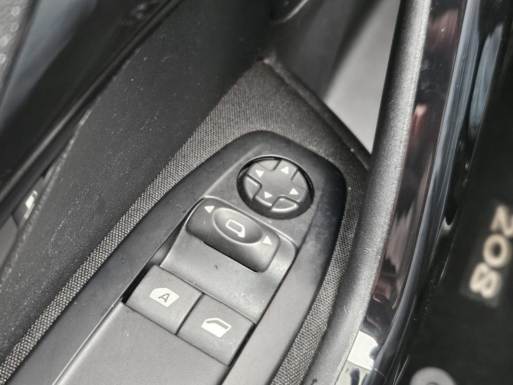 Peugeot 208 1.2 puretech style | cruisec.