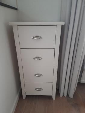 Kastje met 4 lades