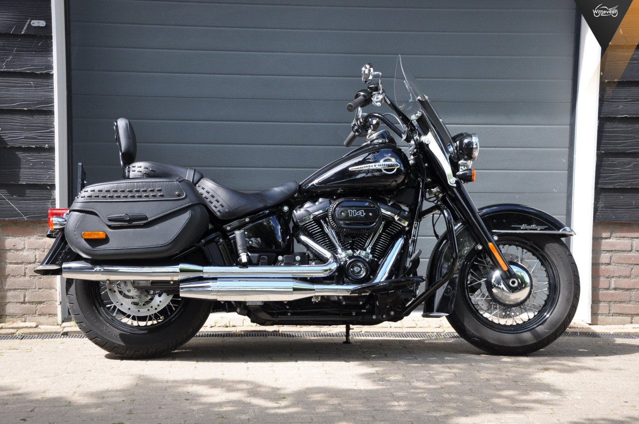 Harley-Davidson FLHCS Heritage Softail Classic 114