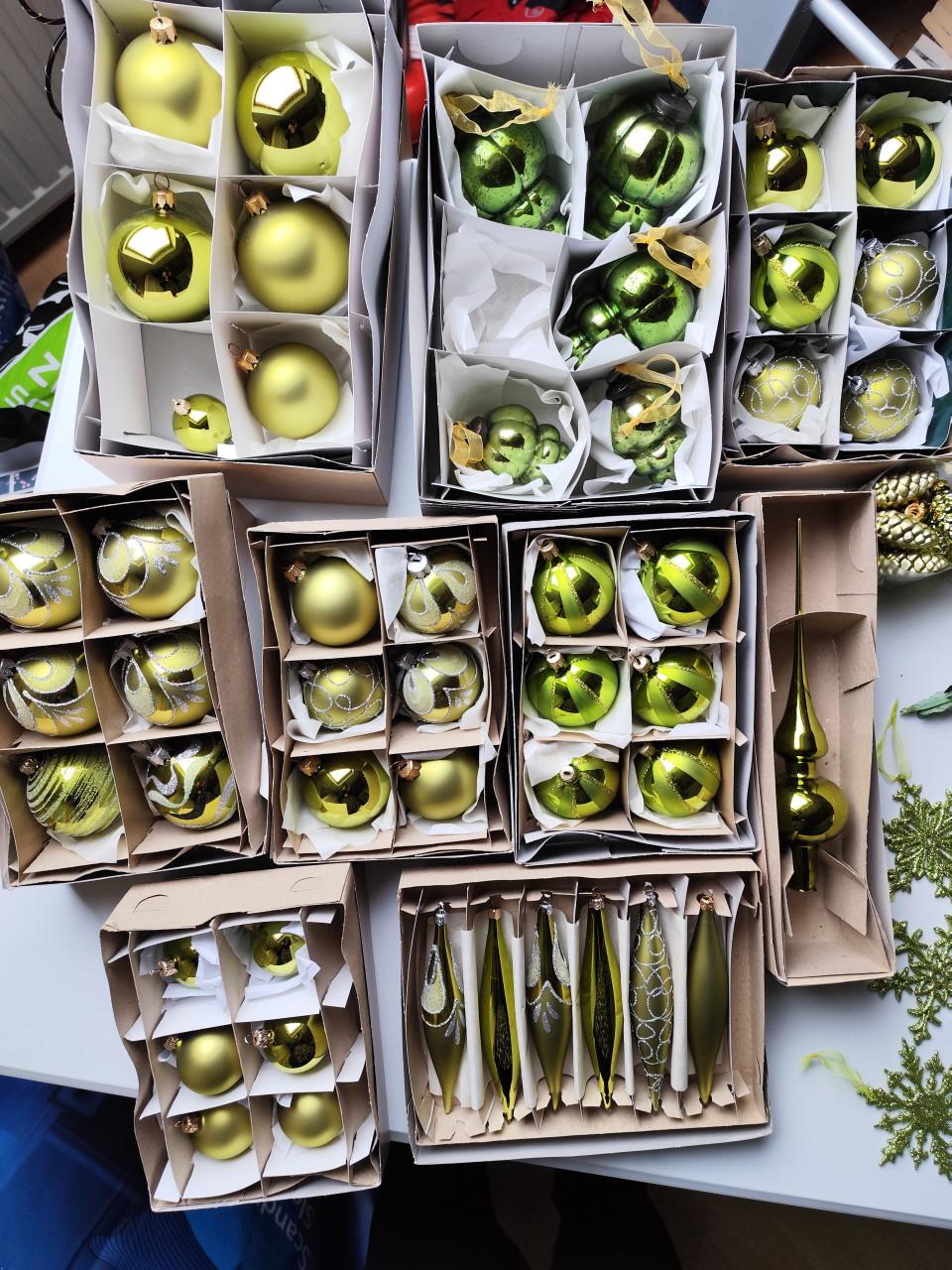 Kerstballen groen partij, incl slingers + nog veel meer