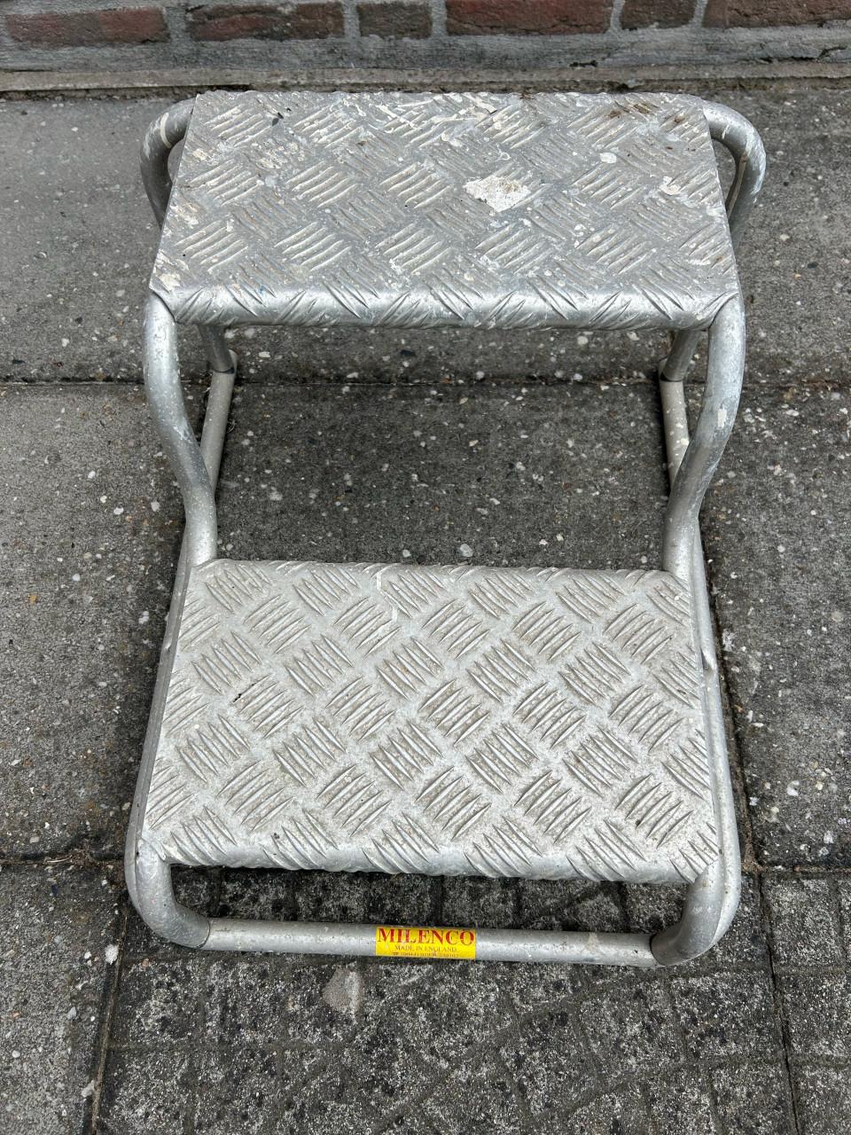 Aluminium  opstapje. 2 tredes